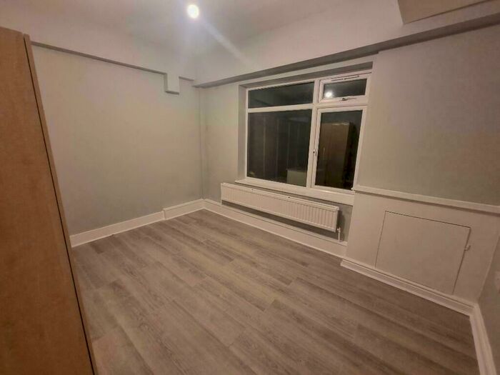 2 Bedroom Flat To Rent In Norbury Road, Thornton Heath, Surrey, CR7