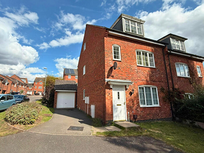 4 Bedroom Semi-Detached House To Rent In Erringtons Close, Great Glen, LE2