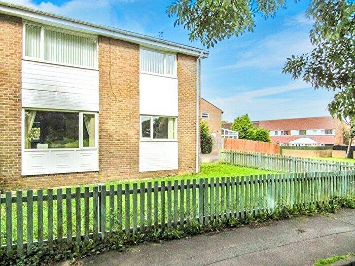 2 Bedroom Flat To Rent In Linslade Walk, Beaconhill, Cramlington, Northumberland, NE23