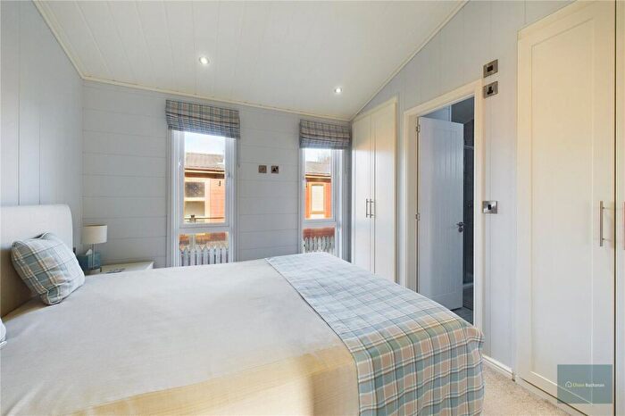 3 Bedroom Bungalow For Sale In The Thatches, Devon, PL21