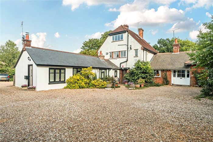 2 Bedroom Apartment For Sale In Shortheath Road, Farnham, Surrey, GU9