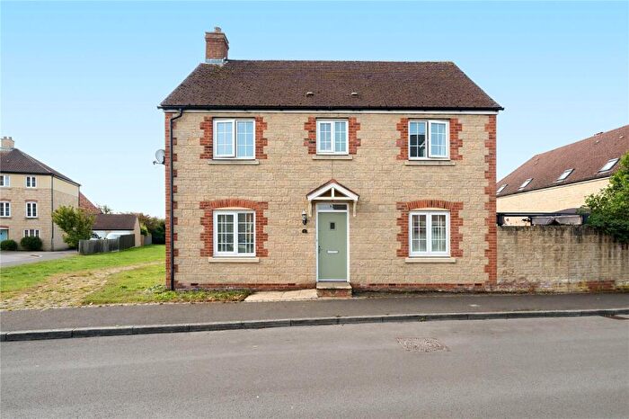 4 Bedroom Detached House For Sale In Pathfinder Way, Oakhurst, Swindon, Wiltshire, SN25