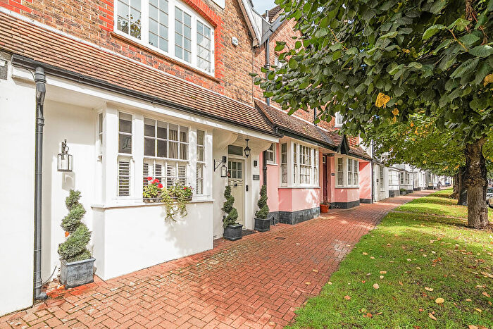 4 Bedroom Terraced House For Sale In High Street, Lindfield, RH16