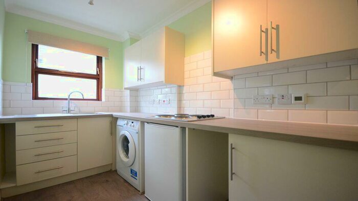 1 Bedroom Cluster House To Rent In Rowe Court, RG30