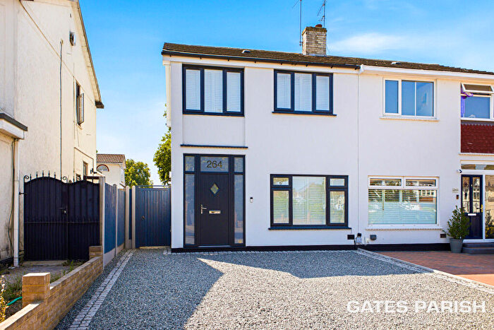 3 Bedroom Semi Detached House For Sale In Corbets Tey Road, Upminster, RM14
