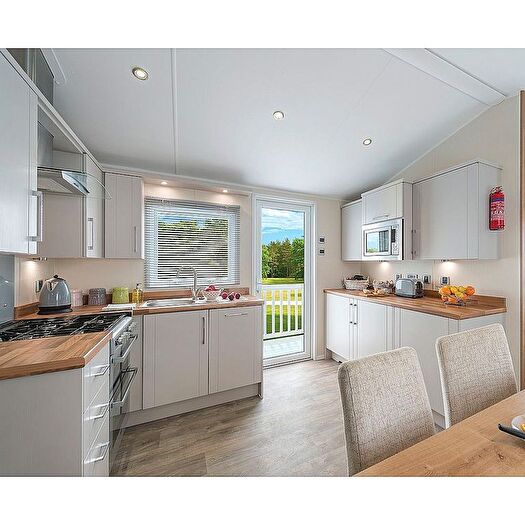 2 Bedroom Mobile/park Home For Sale In Boswinger, St. Austell, PL26