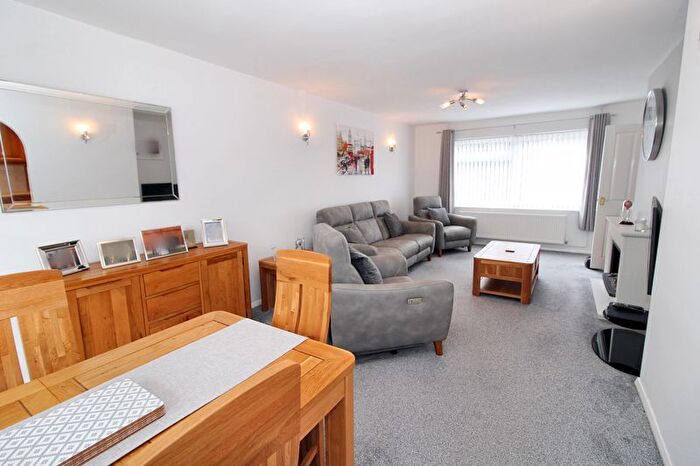 3 Bedroom End Of Terrace House For Sale In Firs Close, Hazlemere, High Wycombe, HP15