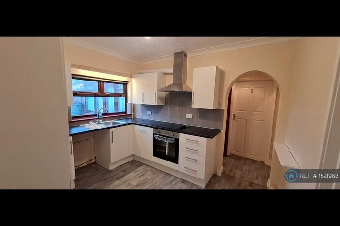 4 Bedroom Semi-Detached House To Rent In Pius Drove, Upwell, Wisbech, PE14