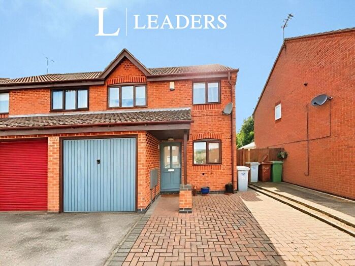 3 Bedroom Semi-Detached House To Rent In Sixth Avenue, Edwinstowe, NG21