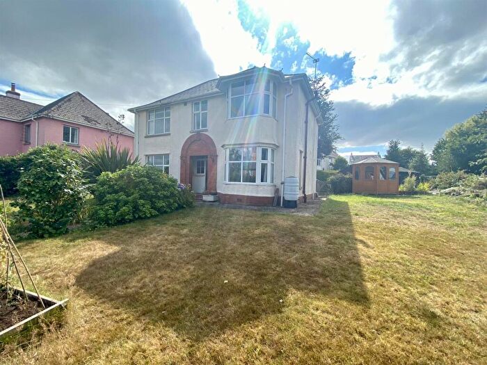 4 Bedroom House To Rent In Willand Road, Cullompton, EX15