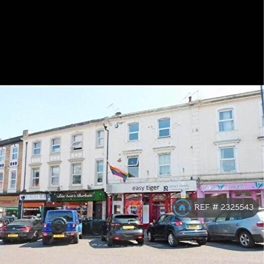 4 Bedroom Flat To Rent In The Triangle, Bournemouth, BH2