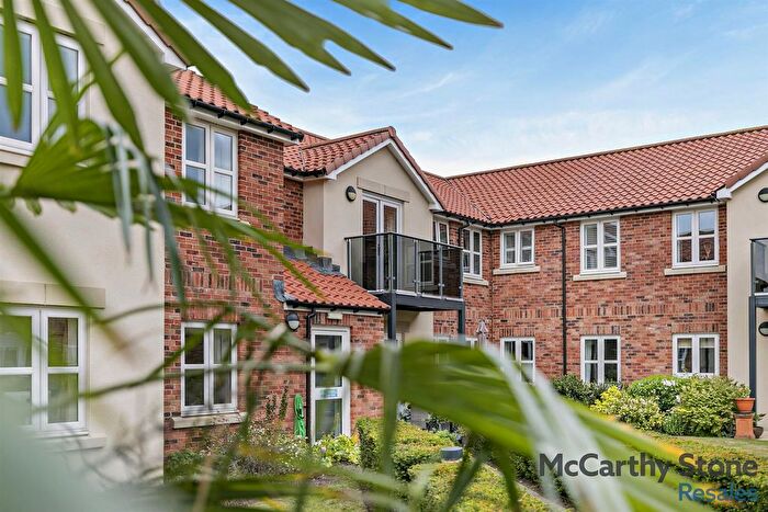 1 Bedroom Flat For Sale In Rogerson Court, Scaife Garth, Pocklington, Yorkshire, YO42