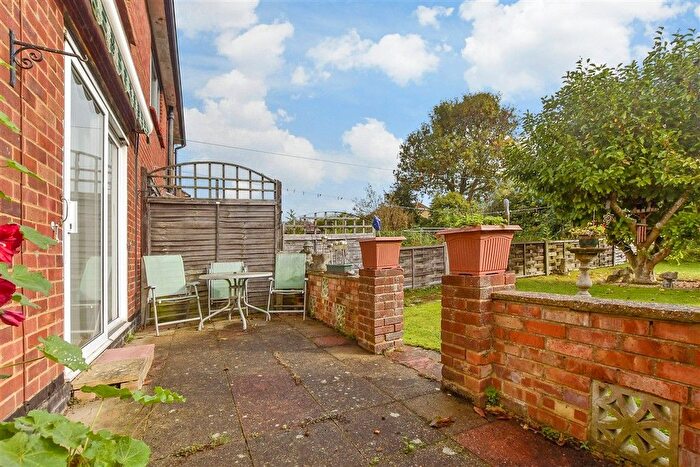 3 Bedroom Semi-detached House For Sale In Shrubcote, Tenterden, Kent, TN30