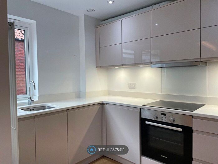 3 Bedroom Maisonette To Rent In Portland St, Bristol, BS2