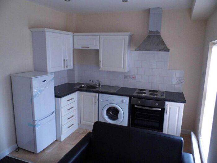 2 Bedroom Apartment To Rent In Top Floor, Bedroom Flat On Smithdown Road, L15
