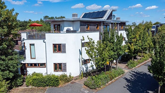 2 Bedroom Flat For Sale In Hartington Place, Letchworth Garden City, SG6