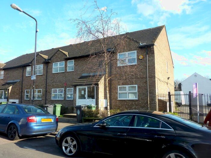 2 Bedroom Flat To Rent In Ringwood Road, London, E17