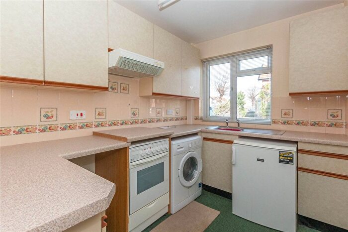 2 Bedroom Flat For Sale In Whitting Road, Weston-Super-Mare, Somerset, BS23