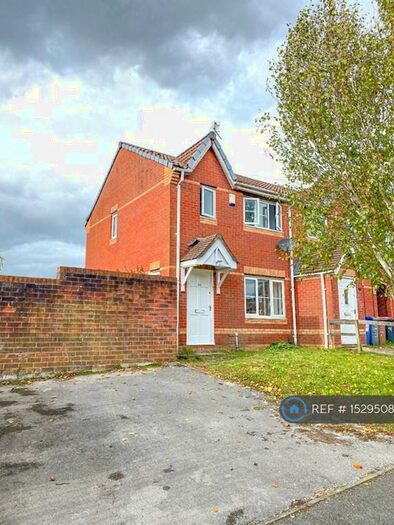 3 Bedroom End Of Terrace House To Rent In Dovecote Lane, Little Hulton, Manchester, M38