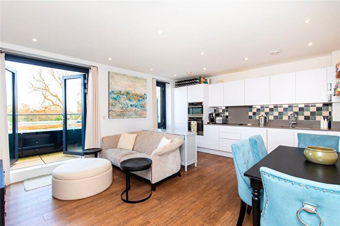 2 Bedroom Flat To Rent In Westleigh Avenue, Putney, London, SW15