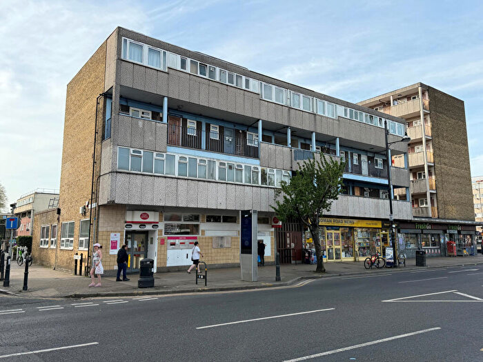 3 Bedroom Maisonette For Sale In Flat Gilbert House, Usk Street, London, E2