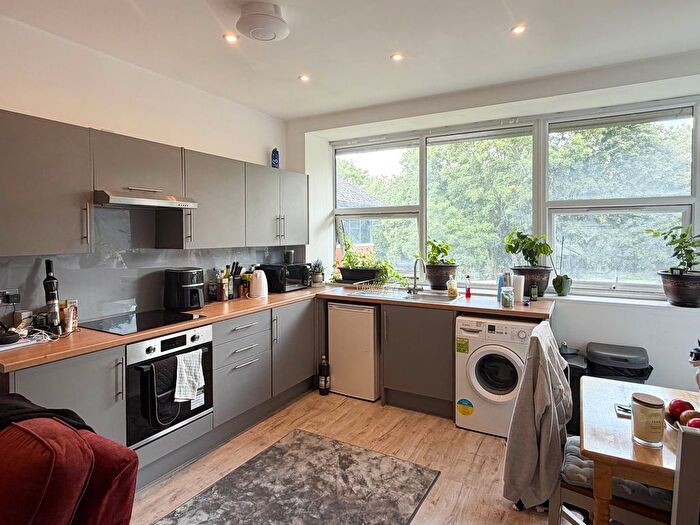 1 Bedroom Flat To Rent In Windsor Road, Trowbridge, BA14