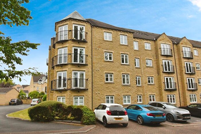 2 Bedroom Flat To Rent In Flugel Way, Lindley, Huddersfield, HD3