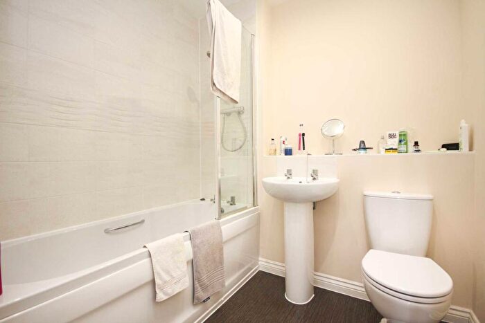 2 Bedroom Apartment To Rent In Nicholson Park, Bracknell, RG12