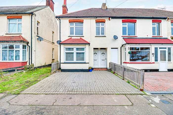 1 Bedroom Flat For Sale In Rylands Road, Southend-On-Sea, SS2