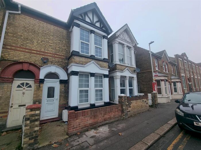 3 Bedroom Property To Rent In St. Georges Avenue, Sheerness, ME12