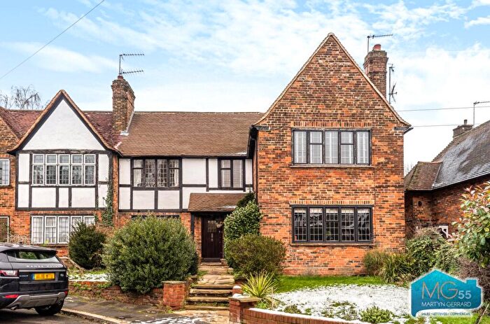 3 Bedroom Apartment To Rent In Edmunds Walk, Hampstead Garden Suburb, London, N2