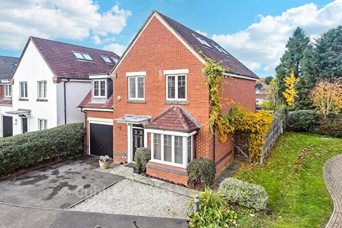 5 Bedroom Detached House For Sale In William Gardens, Horley, Surrey, RH6