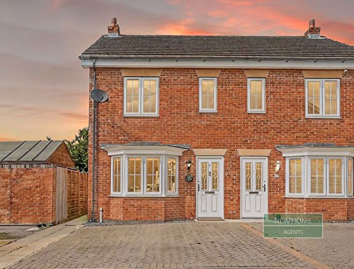 2 Bedroom Semi-Detached House For Sale In Tealby Close, Immingham, DN40