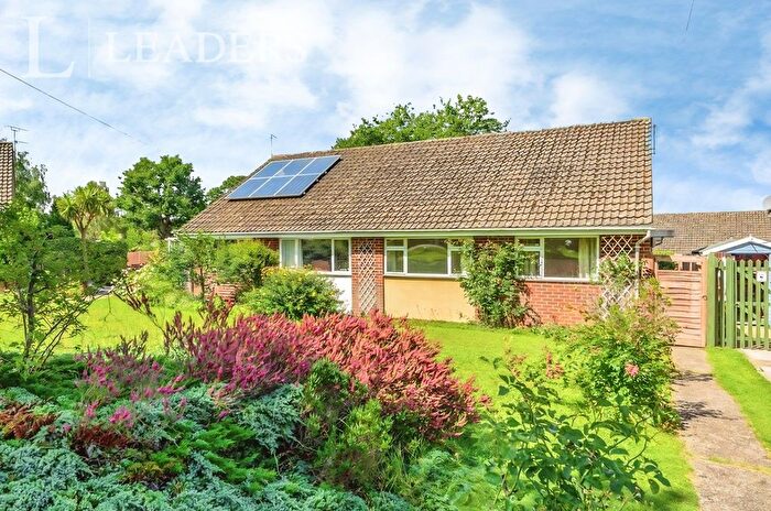 2 Bedroom Bungalow For Sale In Woodlands Way, Southwater, Horsham, RH13