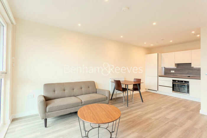 1 Bedroom Apartment To Rent In Rosebay House, Frank Searle Passage, E17