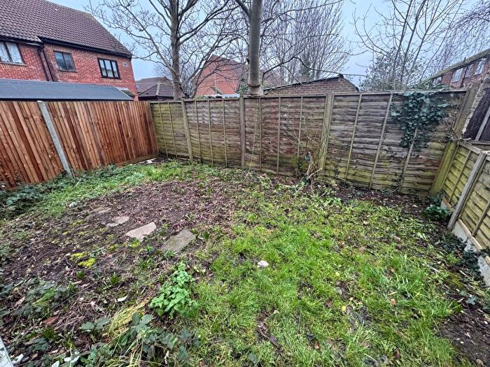 2 Bedroom Flat For Sale In Chestnut Close, West Drayton, UB7