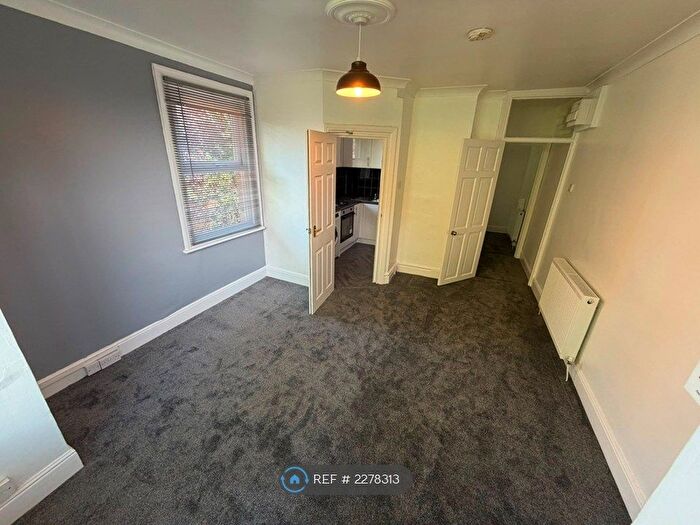 1 Bedroom Flat To Rent In St Michaels Road, Bedford, MK40