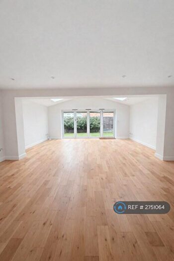 3 Bedroom Detached House To Rent In Bascombe Grove, Crayford, Dartford, DA1