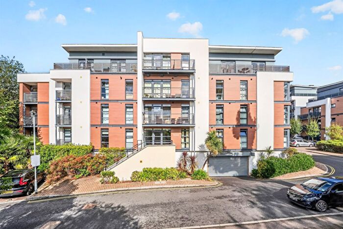 2 Bedroom Flat For Sale In Scott Avenue, London, SW15