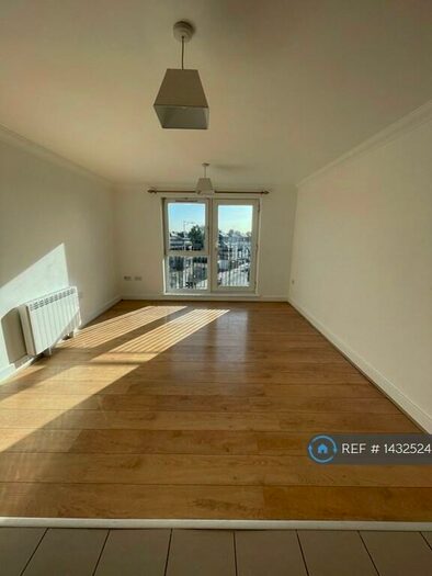 2 Bedroom Flat To Rent In Green Lane, Ilford, IG3