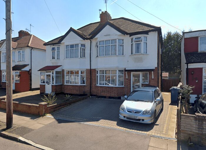 3 Bedroom Semi-Detached House To Rent In Arundel Drive, Harrow, HA2