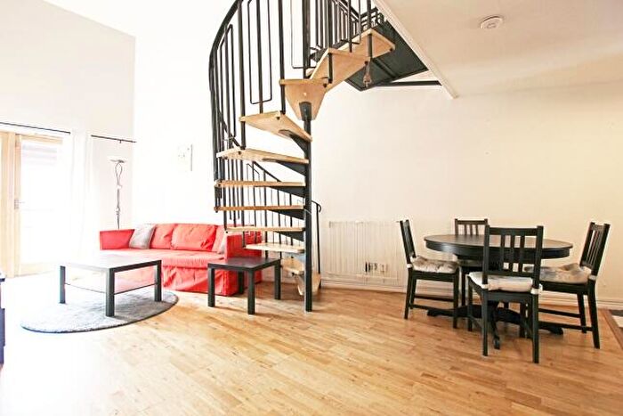 2 Bedroom Apartment To Rent In Ashton Street, London, E14