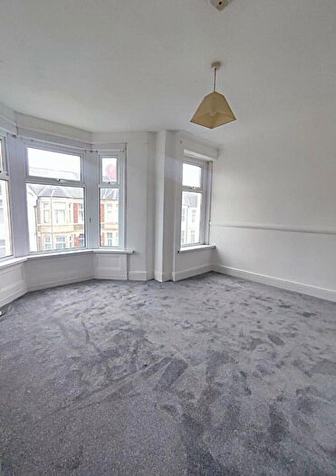 1 Bedroom Flat To Rent In Dogfield Street, Cardiff(City), CF24