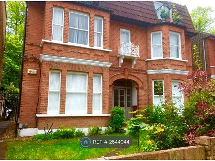 2 Bedroom Flat To Rent In Norwood, London, SE19