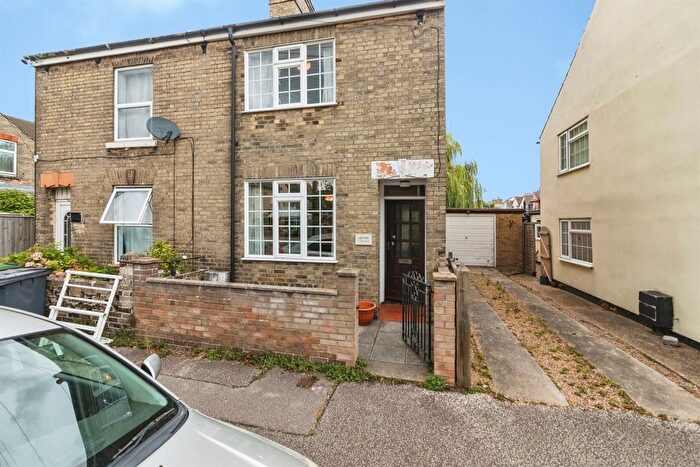 3 Bedroom Semi Detached House For Sale In Short Street, Lowestoft, NR33