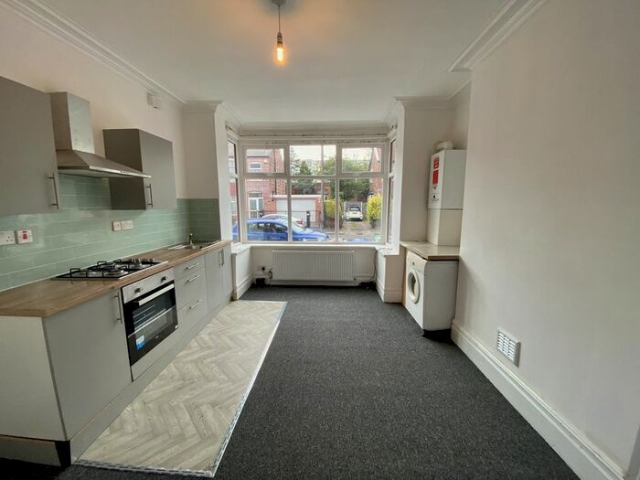 1 Bedroom Flat To Rent In Milton Grove, Manchester, M16