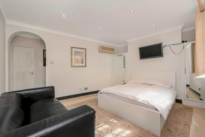 1 Bedroom Flat To Rent In Harrowby Street, London Marylebone, W1H