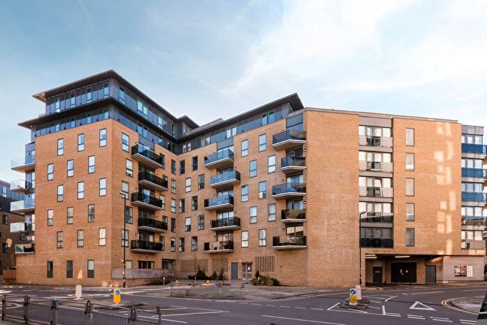 3 Bedroom Flat To Rent In Embankment House, Brighton, BN1