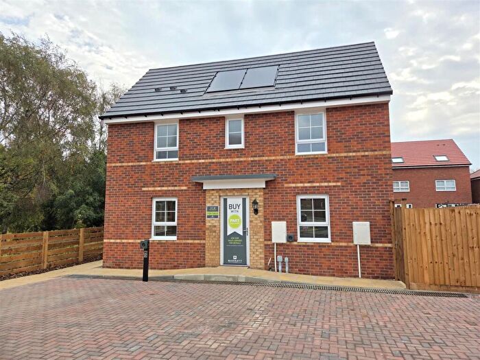 3 Bedroom Semi-Detached House For Sale In Bond Gardens, Stourport On Severn, DY13