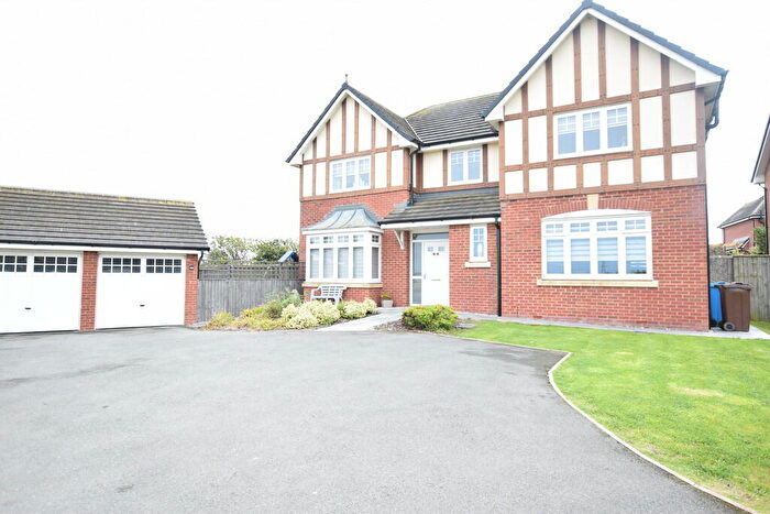 5 Bedroom Detached House To Rent In Kings Close, Staining, FY3